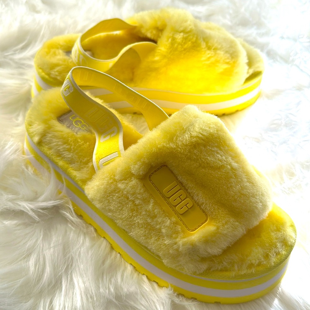 NWOT Ugg Disco Women Sandals Slippers Size 7 in Yellow